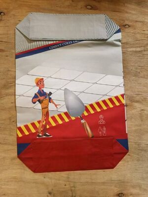 Двухслойный бумажный клапанный мешок плотностью 90 г/м² с блочным дном для упаковки цемента весом 50 кг